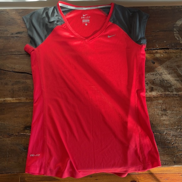 Red and Navy (dark grey) Nike running v-neck - Picture 2 of 4